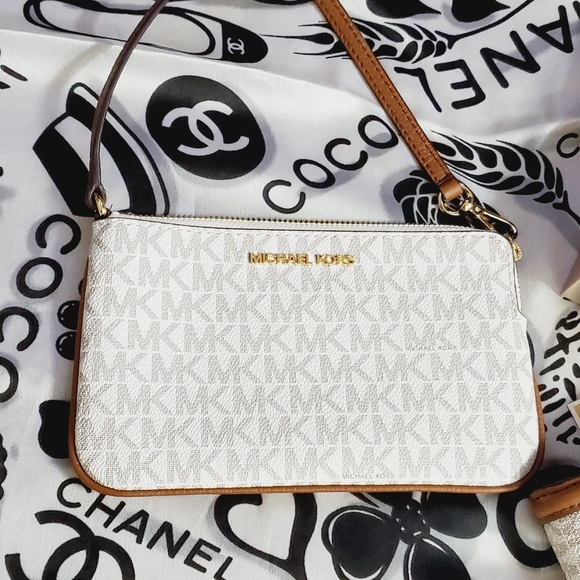 Michael Kors bundle - Picture 2 of 6